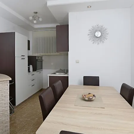 Intiv Малинска