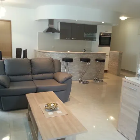 Intiv Apartment *