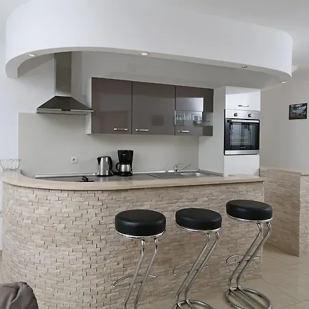Apartment Intiv Malinska