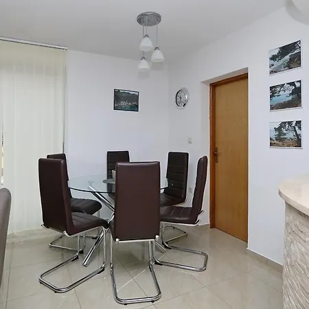 Intiv Apartment *