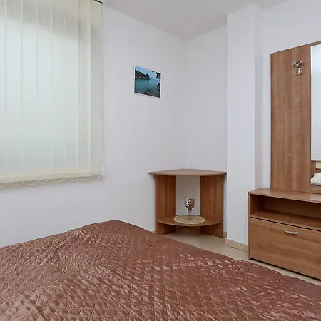 Intiv Apartment *