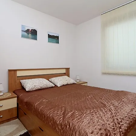 Intiv Apartment