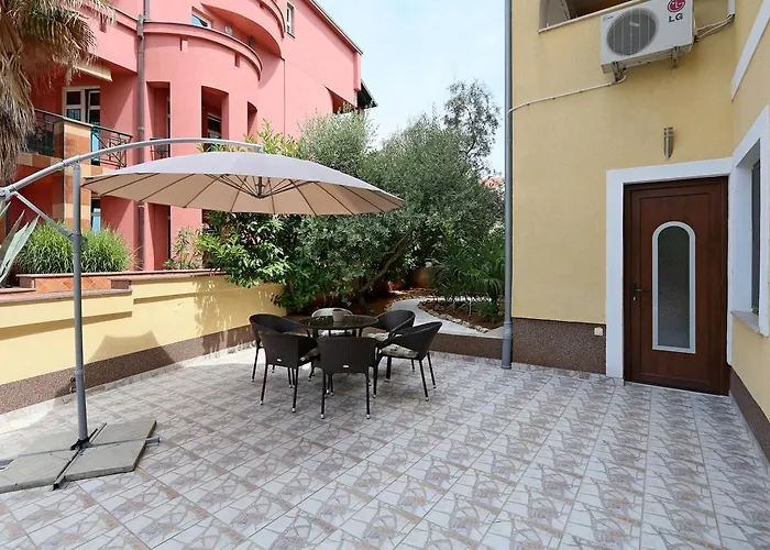 Apartman Intiv *