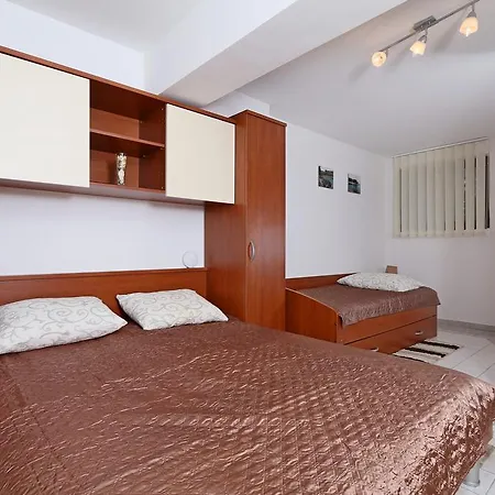 Intiv Apartman Malinska